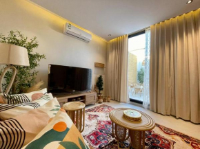 Bohemian Oasis -One Bedroom, Living Room, Outdor